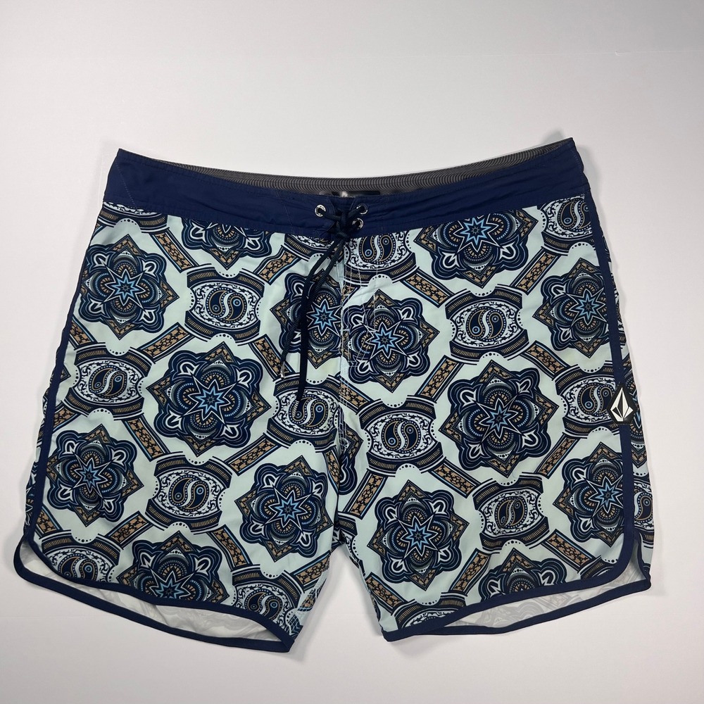 Volcom Mod-Tech Board Shorts Size 38 Navy Blue Paisley Mandala‎ Print Surf Swim